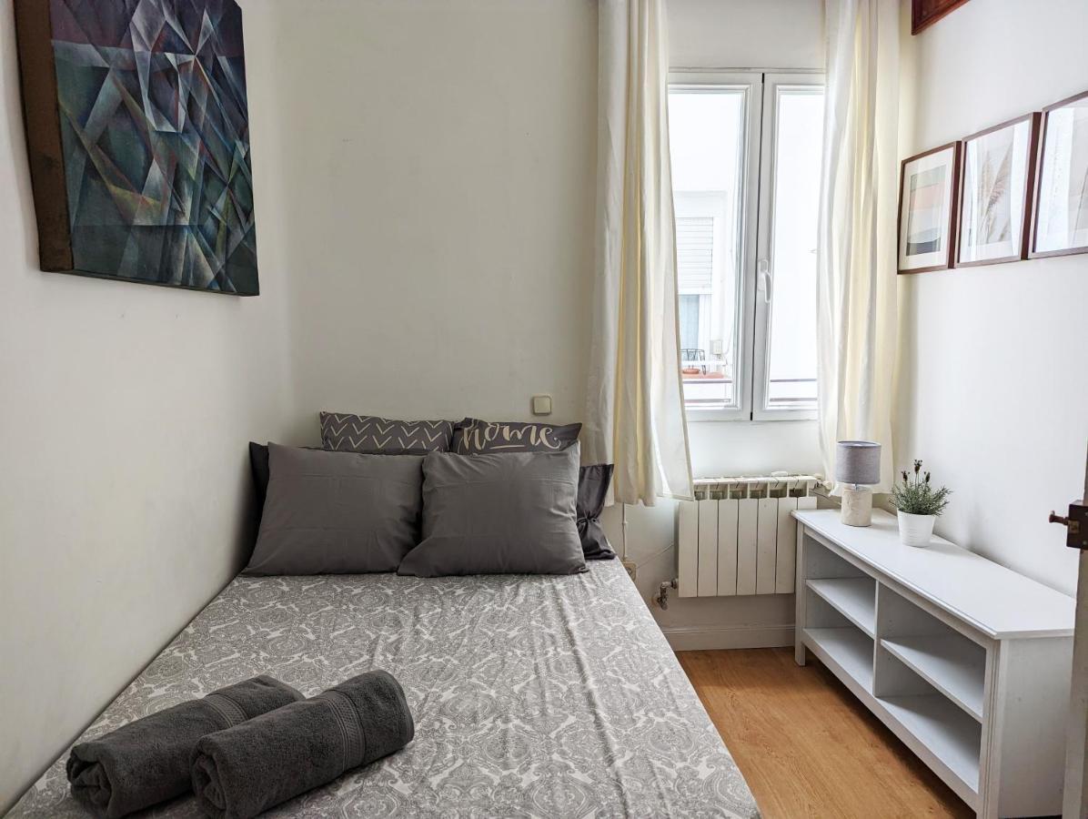 Plaza Paja Arrendamiento De Temporada Apartman Madrid Kültér fotó