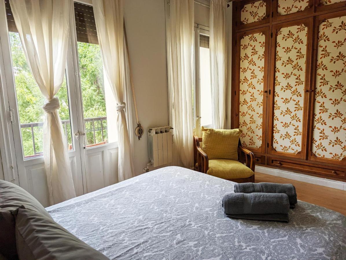 Plaza Paja Arrendamiento De Temporada Apartman Madrid Kültér fotó