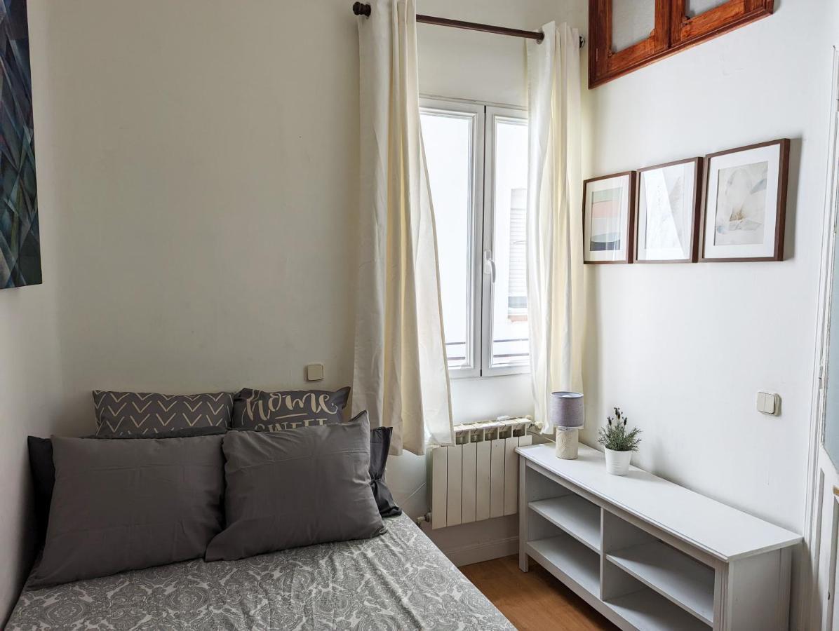 Plaza Paja Arrendamiento De Temporada Apartman Madrid Kültér fotó